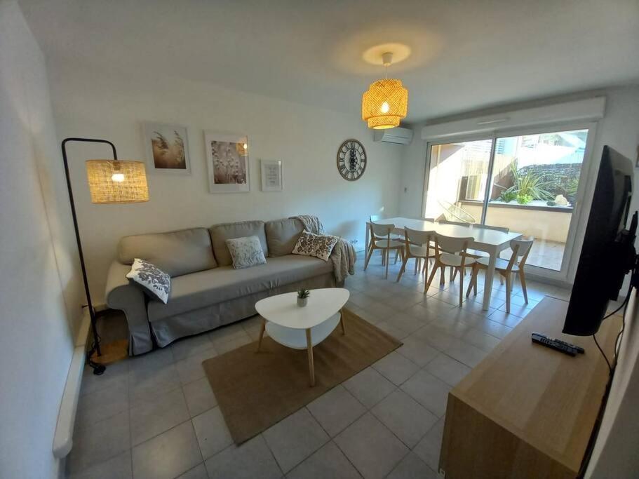 Appartement 8 Personnes En Face Des Remparts Climatise Avec Terrasse Et Parking Avinhão Exterior foto